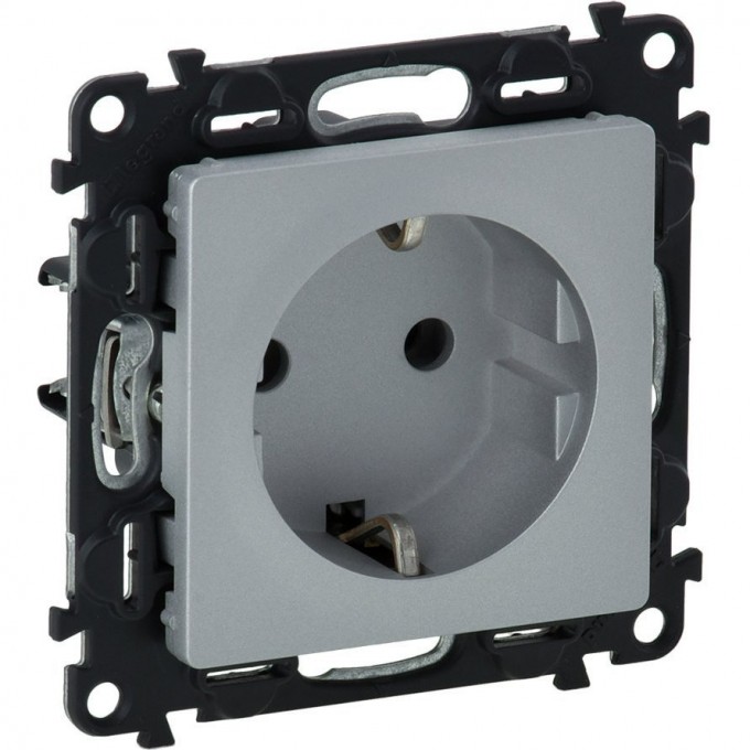 Силовая розетка Valena LIFE 2К+З 16А 250В с лицевой панелью безвинтовые зажимы алюминий 753621